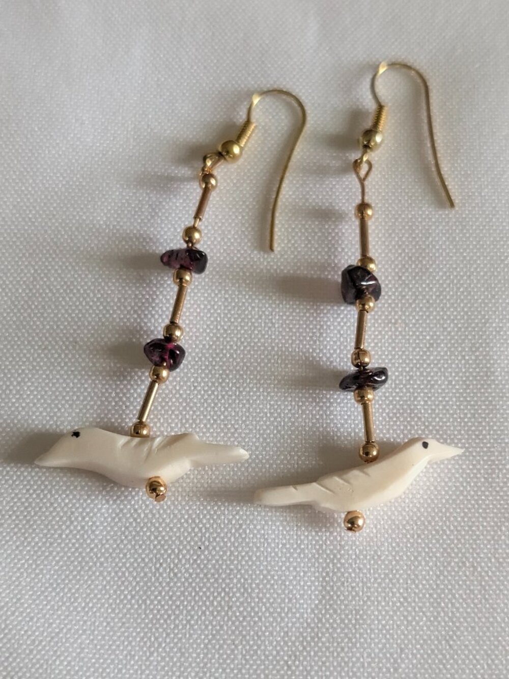 Vintage Natural Carved Birds on a Wire Dangle Earrings Fuschia Accent Stones